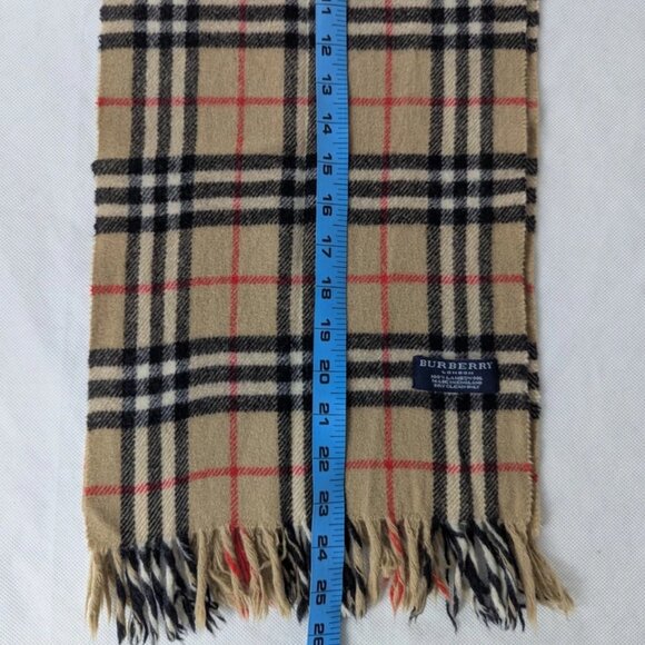Used Burberry Designer Scarf Beige – Unisex Lambswool – Elegant Winter Accessory - Picture 6 of 7